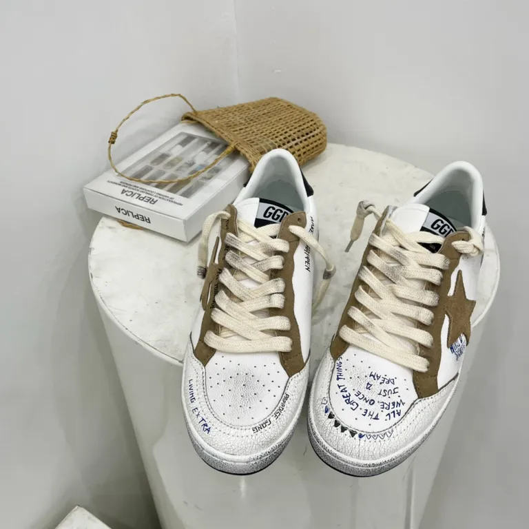 Golden Goose Shoe 